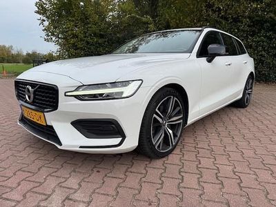 Gebraucht Volvo V60 Momentum 163 PS (119 kW) 2020 Weiß Kombi