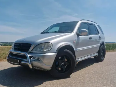 Gebraucht Mercedes ML430 272 PS (200 kW) 2001 Silber SUV