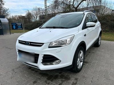 Gebraucht Ford Kuga 150 PS (110 kW) 2015 Weiß SUV