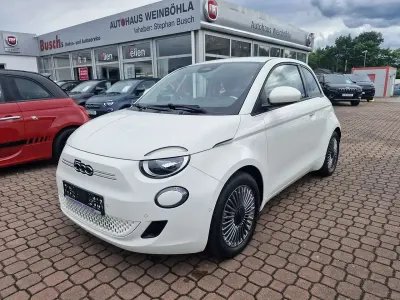 Gebraucht Fiat 500e 86 kW (118 PS) 2023 Gelatoweiß Kleinwagen