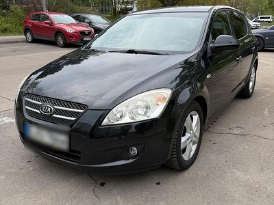Usata Kia Ceed 140 CV (102 kW) 2008 Nero Utilitaria