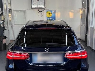 Usata Mercedes E220 194 CV (142 kW) 2020 Blu Station wagon