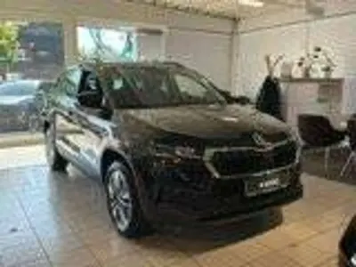 Neu Skoda Karoq Tour 150 PS (110 kW) 2026 Schwarzmagic perleffekt SUV
