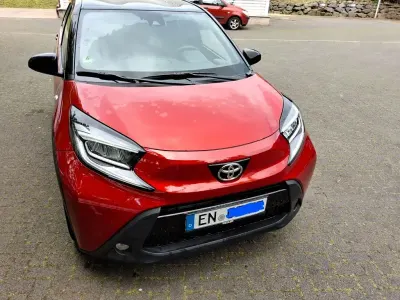 Gebraucht Toyota Aygo X Pulse 72 PS (52 kW) 2022 Rot SUV