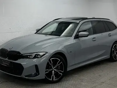 Gebraucht BMW 330e M Sport 292 PS (214 kW) 2022 M brooklyn grau Kombi
