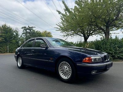 BMW 523