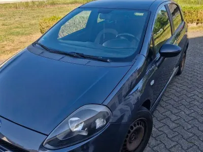 Gebraucht Fiat Grande Punto 77 PS (56 kW) 2014 Grau Kleinwagen