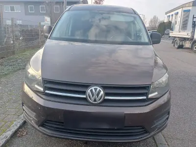 Gebraucht VW Caddy Maxi Comfortline 102 PS (75 kW) 2016 Braun Van / Kleinbus