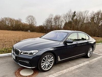 Gebraucht BMW 750 450 PS (330 kW) 2016 Grau Limousine