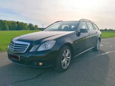 Gebraucht Mercedes E220 170 PS (125 kW) 2010 Schwarz Kombi