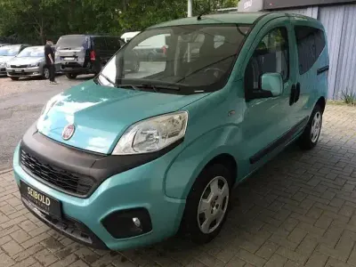 Gebraucht Fiat Qubo Lounge 80 PS (58 kW) 2017 Blau Van / Kleinbus