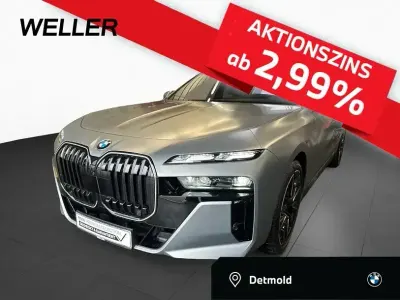 Gebraucht BMW 740 M Sport 299 PS (219 kW) 2024 Frozen pure grey (grau) Limousine