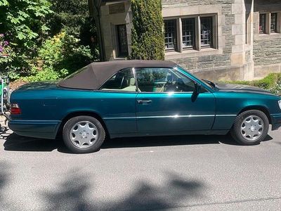 Gebraucht Mercedes E200 136 PS (100 kW) 1995 Grün Cabrio