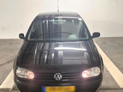Schwarz Gebraucht 2003 VW Golf IV Kleinwagen | 3.950 €