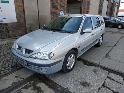 Gebraucht Renault Mégane GrandTour 95 PS (69 kW) 1999 Grau Kombi