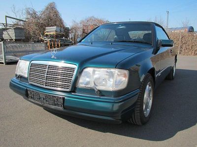 Gebraucht Mercedes E220 Sportline 150 PS (110 kW) 1996 Grün Cabrio