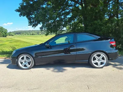 Gebraucht Mercedes CLC180 143 PS (105 kW) 2011 Schwarz Coupé