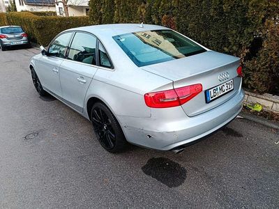 Grau Gebraucht 2013 Audi A4 Attraction Kombi | 12.500 € (Etwas zu teuer)