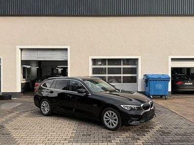 Gebraucht BMW 320e 163 PS (119 kW) 2022 Schwarz Limousine