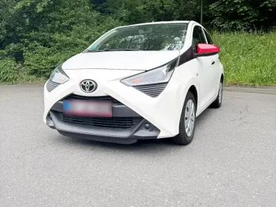 Gebraucht Toyota Aygo 72 PS (52 kW) 2019 Weiß Kleinwagen
