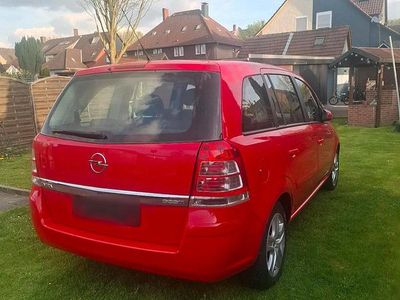 Second-hand Opel Zafira 115 CP (84 kW) 2010 Roșu Monovolum