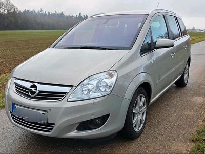 Grau Gebraucht 2008 Opel Zafira Cosmo Van / Kleinbus | 3.500 € (Fairer Preis)