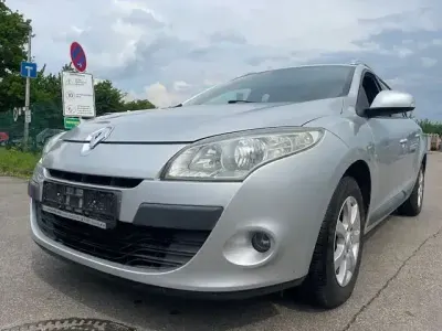 Używany Renault Mégane Expression 106 KM (77 kW) 2010 Andere Sedan/Limuzyna