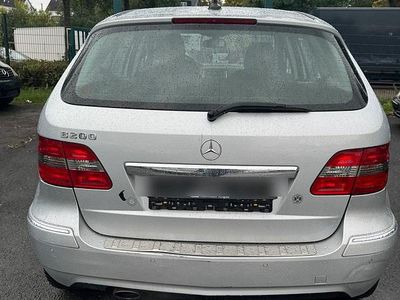 Mercedes B200
