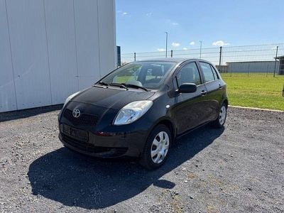 Usata Toyota Yaris 70 CV (51 kW) 2007 Nero Utilitaria
