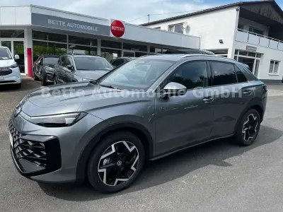 Neu VW T-Roc R-line 150 PS (110 kW) 2026 Grau SUV