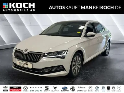 Gebraucht Skoda Superb Style 190 PS (139 kW) 2023 Moonweiß metallic Limousine