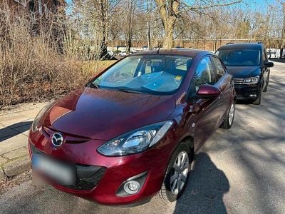 Gebraucht Mazda 2 75 PS (55 kW) 2012 Rot Kleinwagen