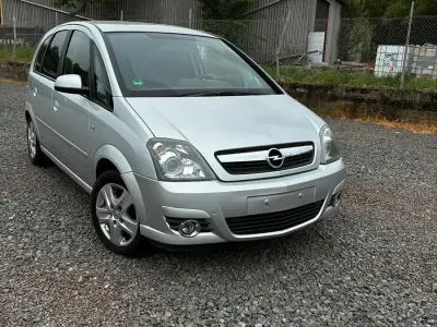 Gebraucht Opel Corsa 105 PS (77 kW) 2009 Grau Kleinwagen