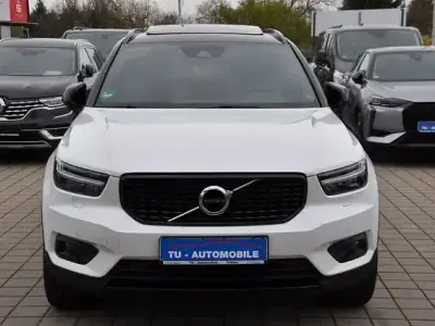 Gebraucht Volvo XC40 R-Design 197 PS (144 kW) 2022 Crystal white / metallic SUV