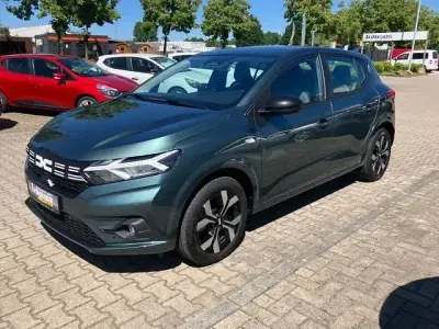 Gebraucht Dacia Sandero Journey 91 PS (66 kW) 2025 Grün Limousine