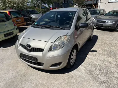 Usata Toyota Yaris 69 CV (50 kW) 2009 Beige Utilitaria