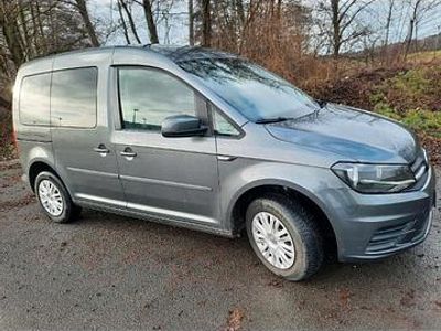 Grau Gebraucht 2015 VW Caddy Van / Kleinbus | 14.500 € (Fairer Preis)