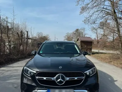 Gebraucht Mercedes E350 204 PS (150 kW) 2023 Grau SUV