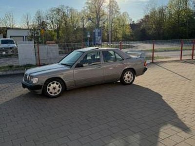Usata Mercedes 190 92 CV (67 kW) 1988 Grigio Berlina