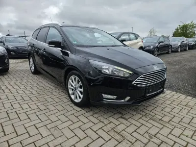 Gebraucht Ford Focus Titanium 120 PS (88 kW) 2016 Schwarz Limousine