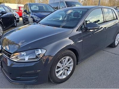 Gebraucht VW Golf VII Trendline 110 PS (80 kW) 2015 Grau Limousine