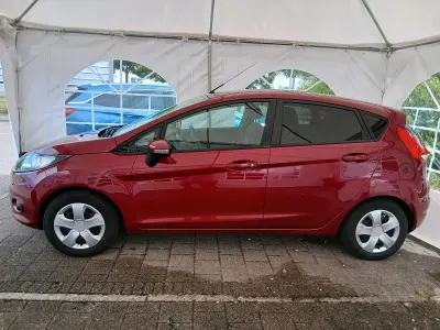 Gebraucht Ford Fiesta 82 PS (60 kW) 2010 Rot Kleinwagen