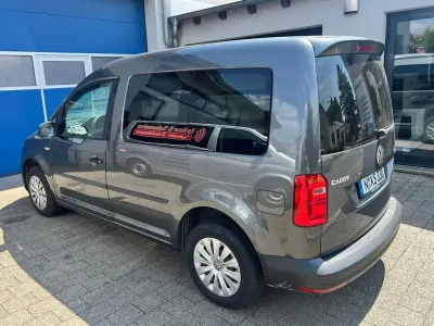 Gebraucht VW Caddy 102 PS (75 kW) 2016 Grau Van / Kleinbus