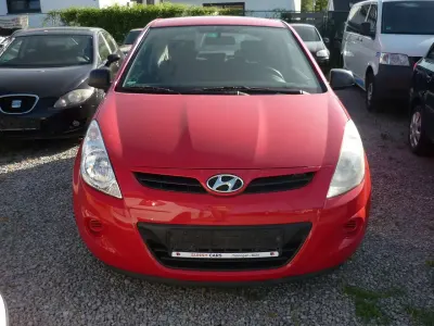 Gebraucht Hyundai i20 75 PS (55 kW) 2010 Rot Kleinwagen