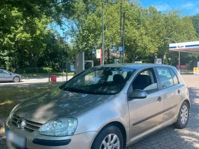 Gebraucht VW Golf V 115 PS (84 kW) 2005 Gold Kleinwagen