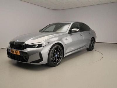BMW 330e