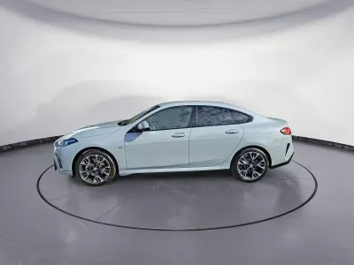 Gebraucht BMW 220 M Sport 170 PS (125 kW) 2025 Silber Coupé