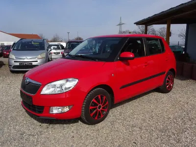 Gebraucht Skoda Fabia Ambition 60 PS (44 kW) 2012 Rot Limousine