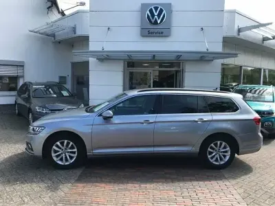 Gebraucht VW Passat Business 150 PS (110 kW) 2022 Silber Kombi