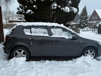 Grau Gebraucht 2009 Opel Astra Limousine | 1.500 € (Guter Preis)